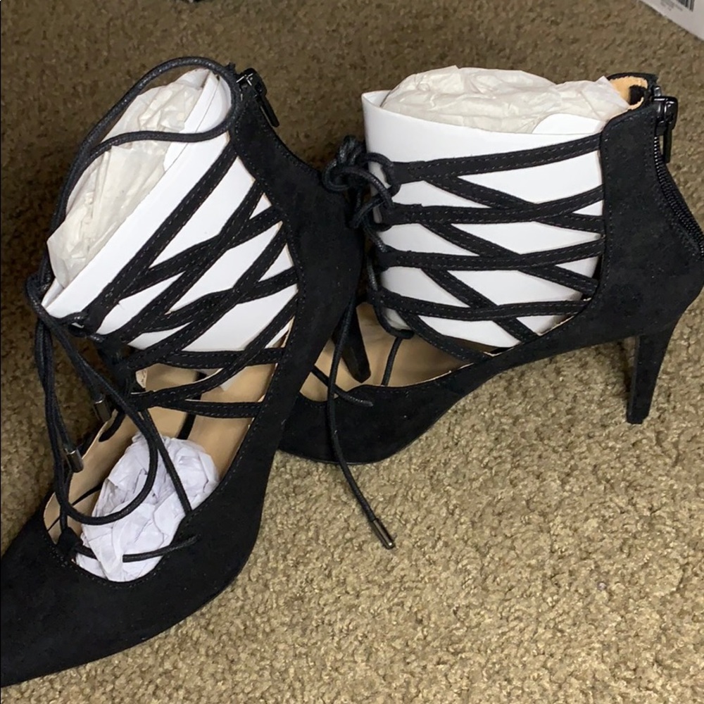 Shoes - Picture 2 of 4